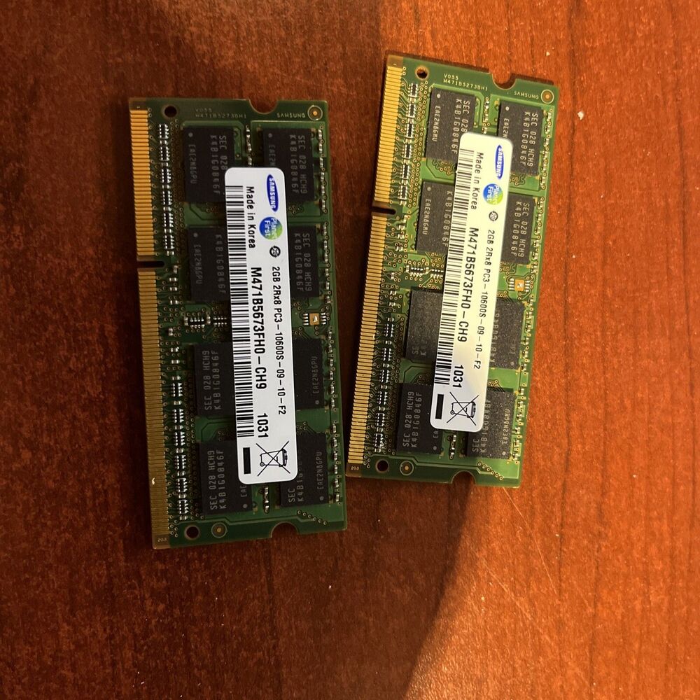(2) Samsung PC3-10600 2GB SO-DIMM 1333 MHz DDR3 SDRAM Memory (M471B5673FH0-CH9)